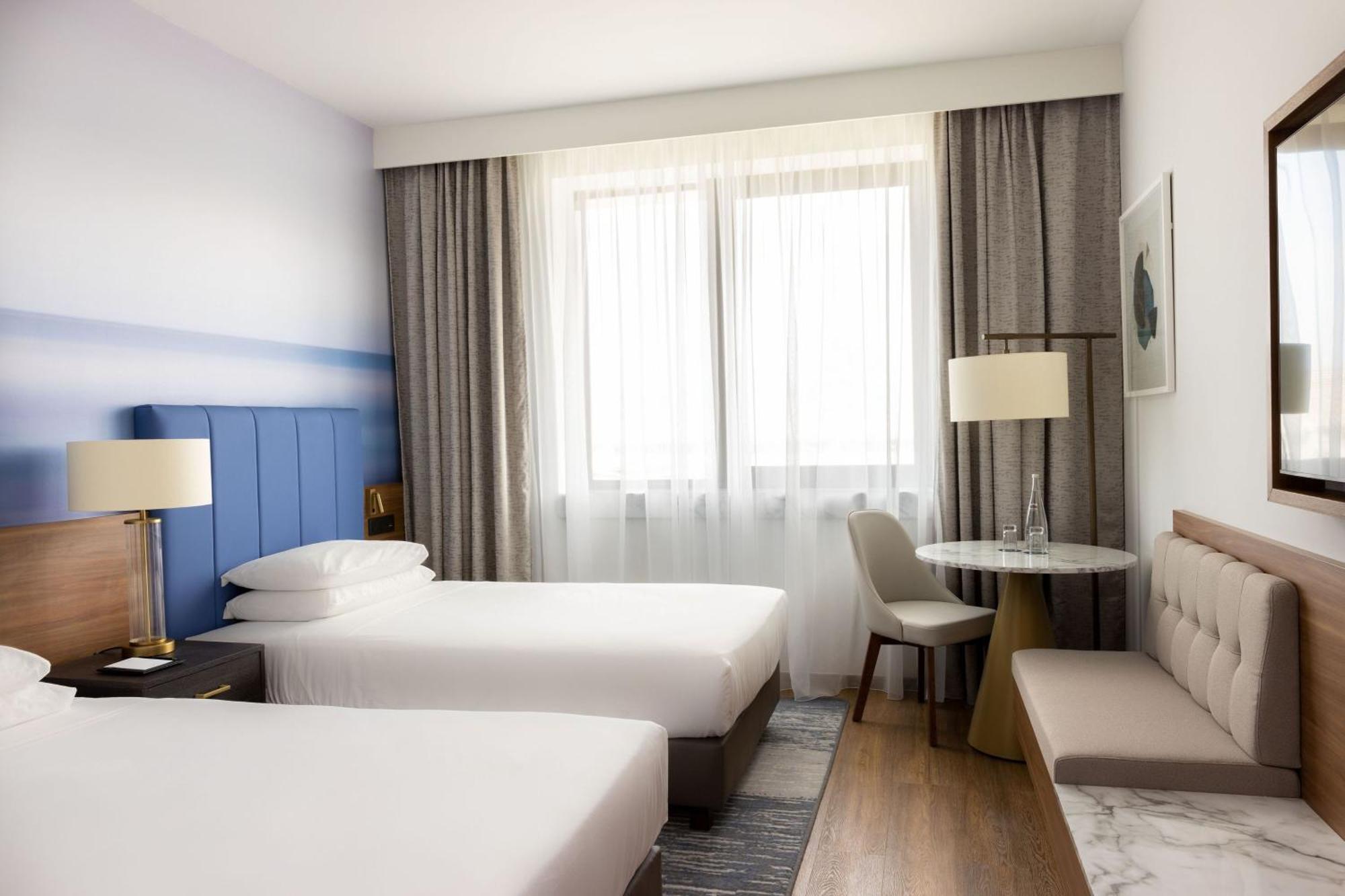 Sheraton Airport 4*