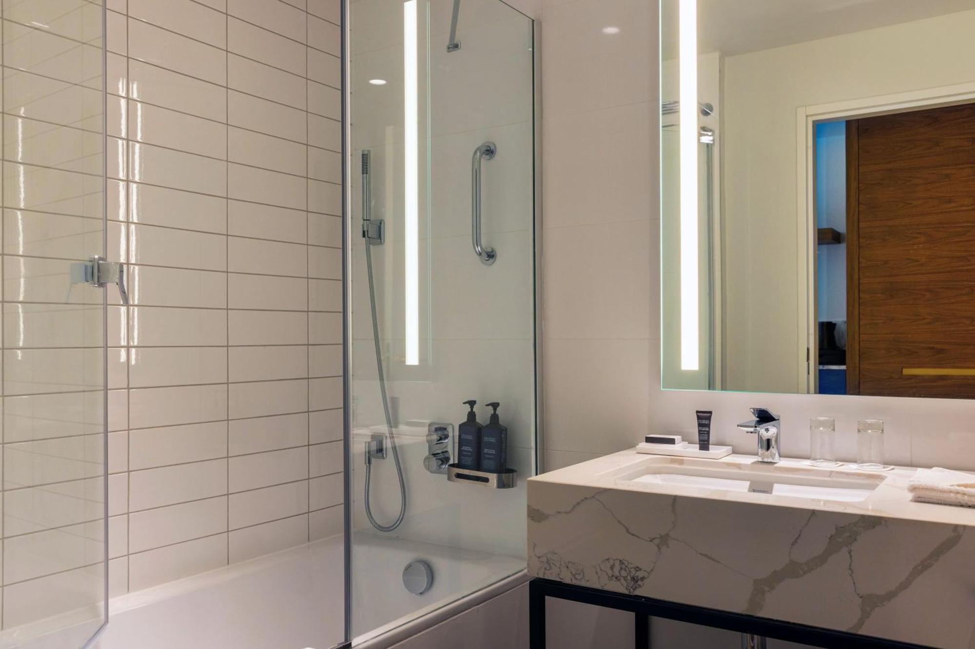 Hotel Sheraton Airport 4*
